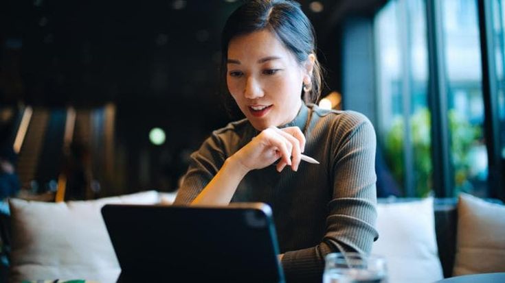 Equity crowdfunding: le donne più propense degli uomini a investire, impegnando importi maggiori
