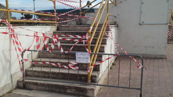 Palermo, lo stadio delle Palme cade a pezzi: tribuna inagibile