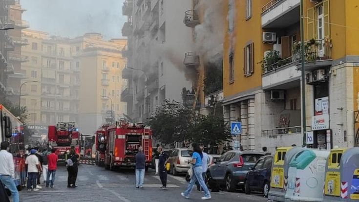 Napoli, incendio in appartamento al Vomero: un morto e due intossicati