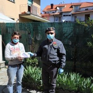 I finanzieri di Busalla consegnano 50 tablet ai ragazzini della Valtrebbia