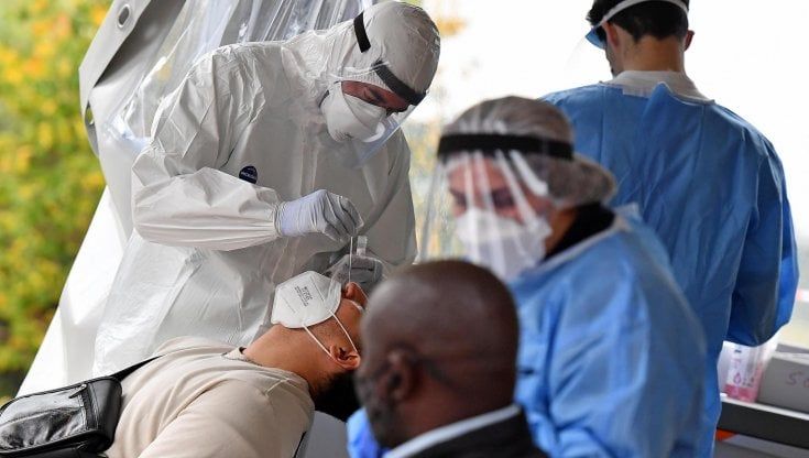 Coronavirus Roma,  Il racconto del medico: "Non lascio soli i miei pazienti. Dopo l’Uscar vado a casa a visitarli"