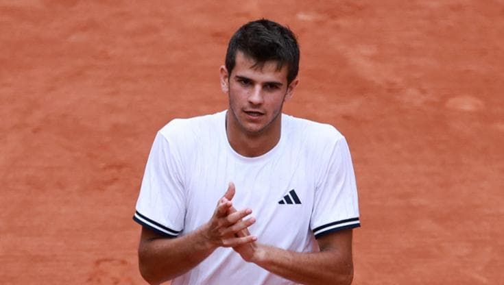 Jodar al Roland Garros come Darderi al Foro: ignora la bambina che lo aspettava per dargli la mano