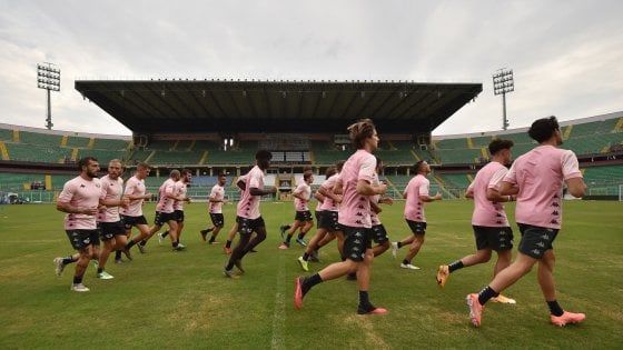 Serie C, definiti i gironi: al Sud torna il derby Palermo-Catania, Foggia e Bisceglie riammesse