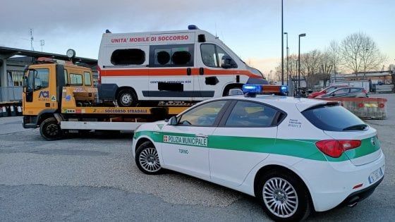 Torino, ambulanza sequestrata dai vigili: assicurazione scaduta da tre mesi
