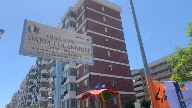 Bari, intitolato a Maria Colangiuli, vittima innocente di mafia, un giardino al quartiere San Paolo: "Dopo 22 anni, per non dimenticare"