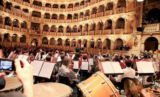Il Teatro Comunale rinuncia <br />a licenziare per risanare