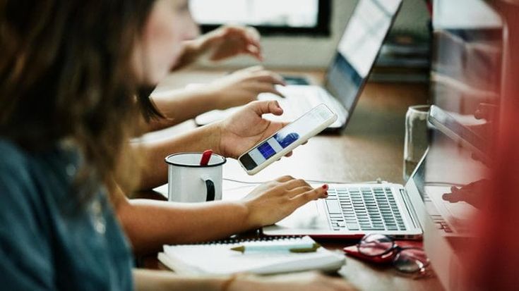 Addio posto fisso. La Generazione Z vuole essere freelance e avere più fonti di reddito