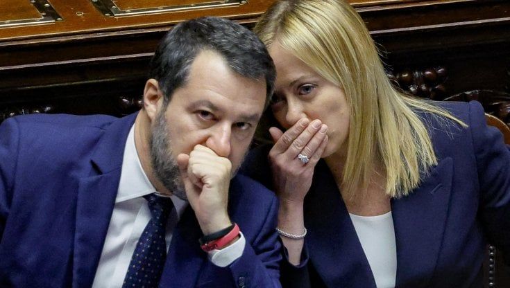 Sequestri delle imbarcazioni e multe alle Ong: così Meloni rispolvera i decreti sicurezza di Salvini anti-migranti