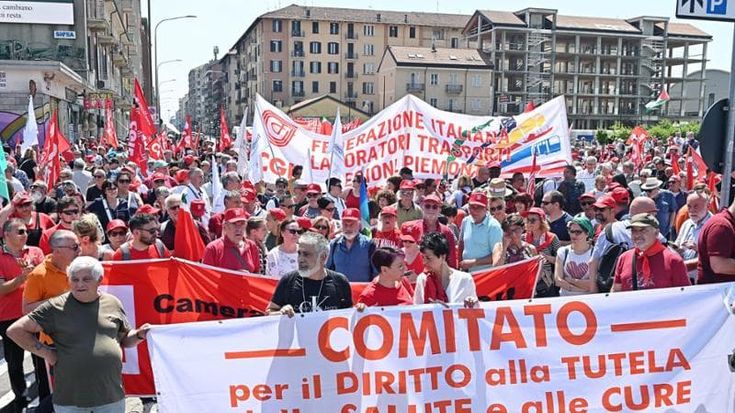 Cinquemila in piazza, frecciata agli assenti: “Difendiamo la salute e non altri interessi”