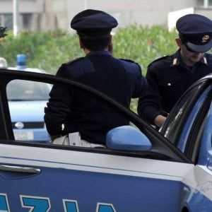 Rimini, accoltella e investe un richiedente asilo: ipotesi di tentato omicidio per motivi razziali
