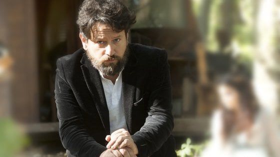  “Tutto sbagliato”, parte dall’ex carcere di Ischia il tour di Emanuele Belloni