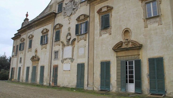 Una petizione contro l’abbandono dell'ex Don Gnocchi. Gli abitanti: “Vandalismi e occupazioni, l'edificio deve essere tutelato”