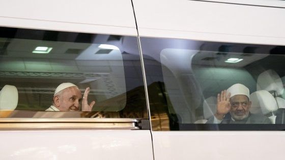 Il Papa ad Abu Dhabi: "Senza libertà religiosa non si è fratelli ma schiavi"