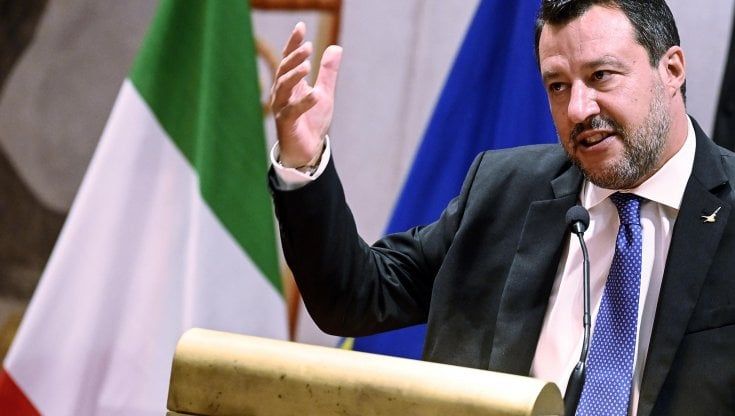 Salvini, 40 minuti per accreditarsi in Vaticano. Dall'Afghanistan al ddl Zan: "Da parte mia, sintonia su tutto"
