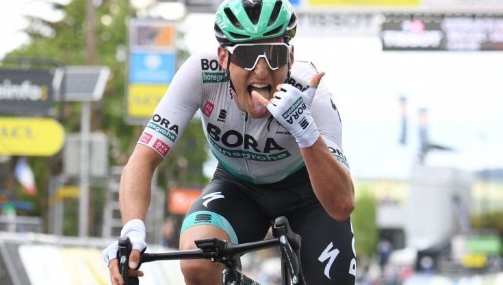 Ciclismo, Giro del Delfinato: tappa e maglia a Postlberger. Colbrelli ancora secondo