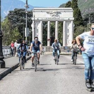 Lavoro, Bolzano la provincia con gli stipendi più alti. Ascoli in coda