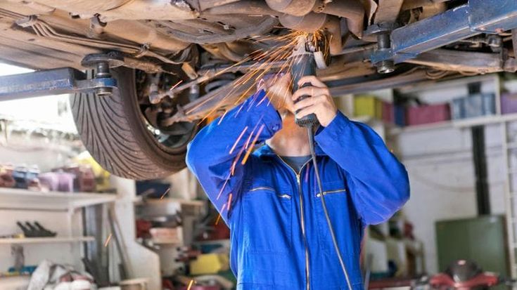 “Paga in nero e hai lo sconto del 20%”. Ecco come un’officina ha evaso 600mila euro di imposte