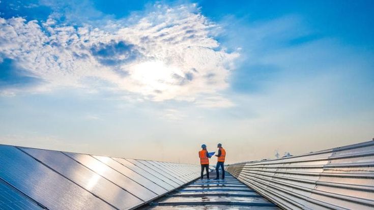 Terna: consumi in crescita del 2,2% nel 2024, record per le rinnovabili
