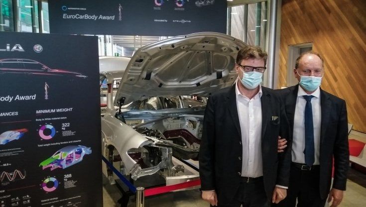Il ministro Giorgetti a Torino: "Con Damilano ci stiamo provando. E tifo perché Intel finisca a Mirafiori"  