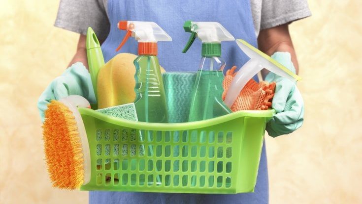 Lavoro domestico, le donne hanno maggiori responsabilità e sono pagate di più 