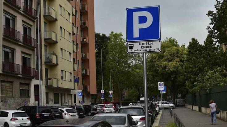 Studer (Politecnico): “Eliminare la sosta libera servirà a far calare le auto. Il modello è Parigi”