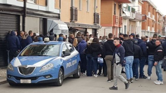San Severo, killer in azione nel salone da barba: ucciso un pregiudicato, due feriti gravi