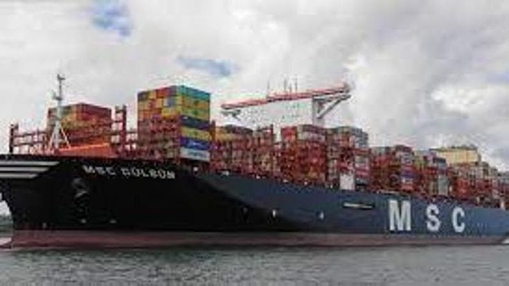 Porti in crisi per Suez, il traffico cala del 60%, ma gli armatori sono più ricchi