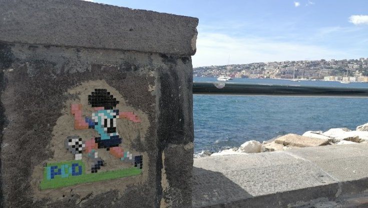 Lungomare, spunta mini mosaico di Maradona