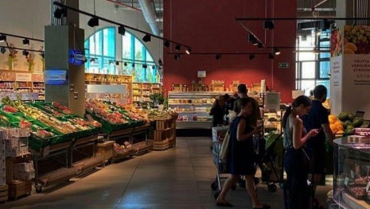 Supermercati più convenienti, Altroconsumo: ecco come risparmiare fino a 3.350 euro 