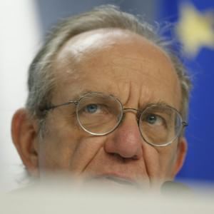 Padoan: "A giorni la soluzione sulle pensioni"
