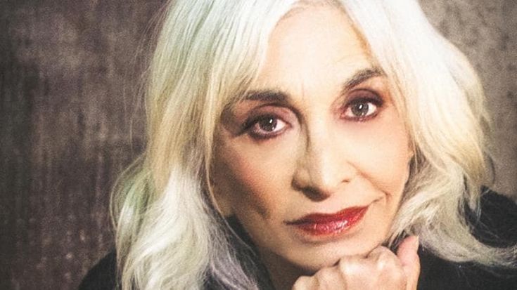 Anna Bonaiuto: “Faccio teatro perché in una dittatura è il primo sorvegliato”