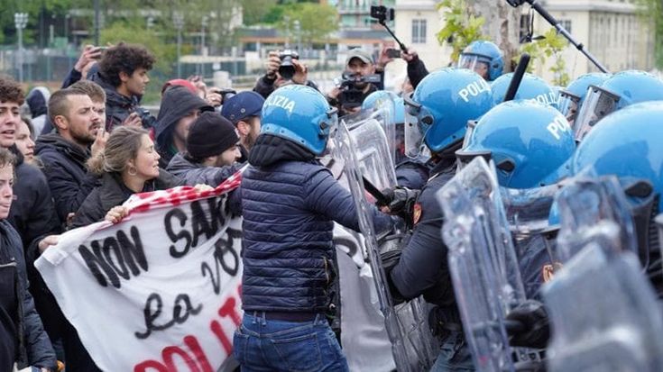 Piantedosi invoca la stretta sui cortei: “Pene più dure a chi assale gli agenti”