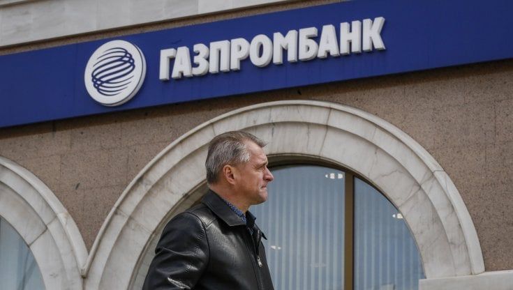 La Ue avvisa le aziende: “Non aprite conti in rubli per pagare il gas di Putin” 