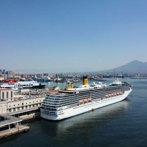 Porto, la Costa Mediterranea sbarca altri 21 marittimi poi va a La Spezia