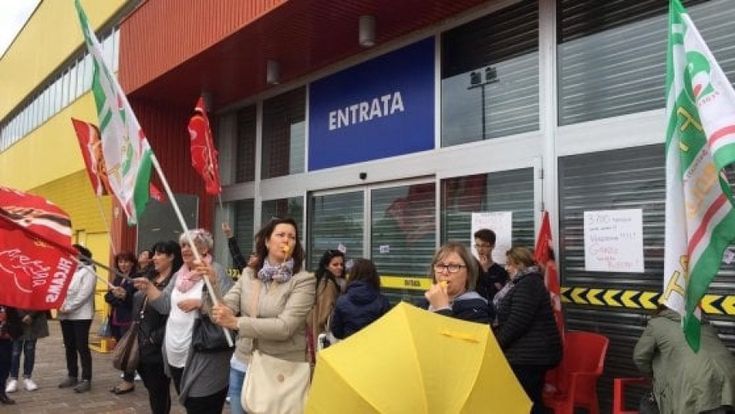 Grandi catene, piccoli affari così gli acquisti online ridisegnano il commercio