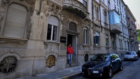 Torino, pirata della strada travolge neurologo delle Molinette sorpassando sulle strisce pedonali