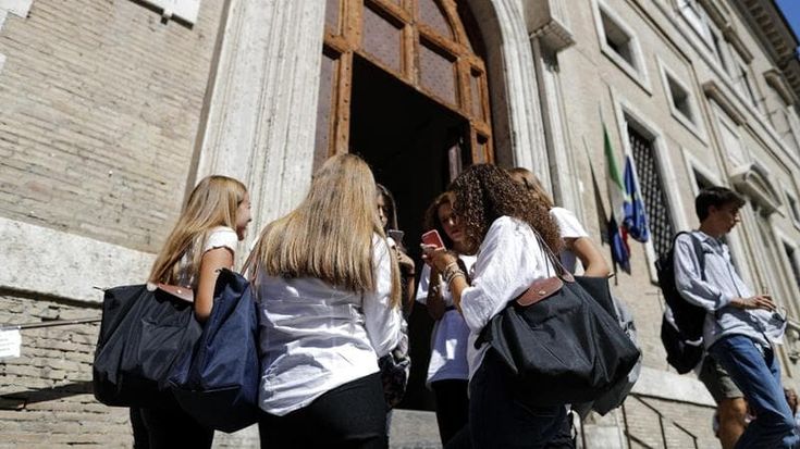 Riforma del liceo: studio dell’IA e storia dell’Occidente divisa da geografia