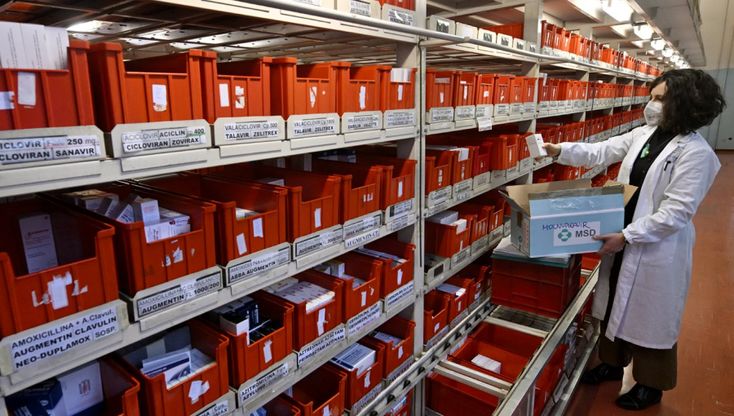 Parma, arrivate nella farmacia del Maggiore le pillole anticovid - foto