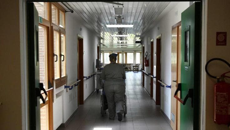 Suicidio assistito in Puglia: 607 richieste in un anno, ma cresce la domanda di cure palliative