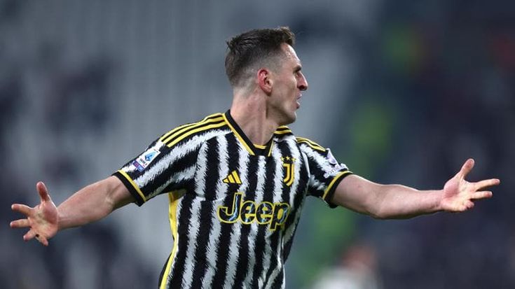 Milik, sospiro di sollievo: ci sarà per il ritiro di luglio. La Juventus si può dedicare alle ali: Greenwood o Saelemaekers