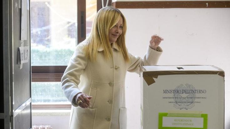 Referendum, shock Meloni. E torna la tentazione del voto anticipato