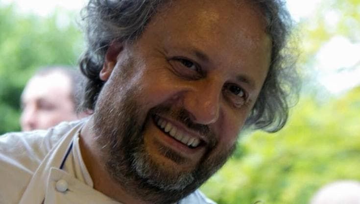 Morto lo chef Davide Di Corato, è rimasto schiacciato dai pannelli che stava montando a casa