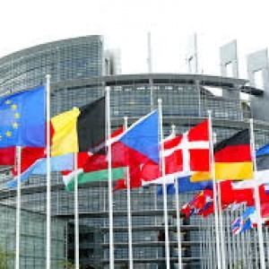 Le ONG criticano la debolezza della Commissione europea in vista delle conferenze di Addis Abeba e New York