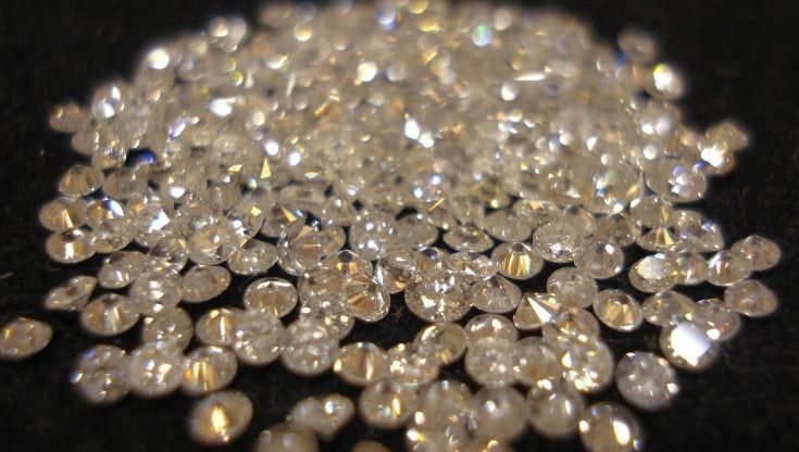 La guerra dei diamanti: Putin vuole la Bielorussia al vertice dell'organismo che certifica le pietre preziose per aggirare il blocco occidentale