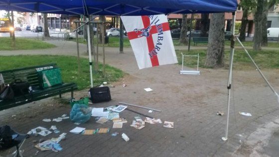 Milano, rissa al gazebo della Lega: "Erano in quattro dei centri sociali e ci hanno aggredito"