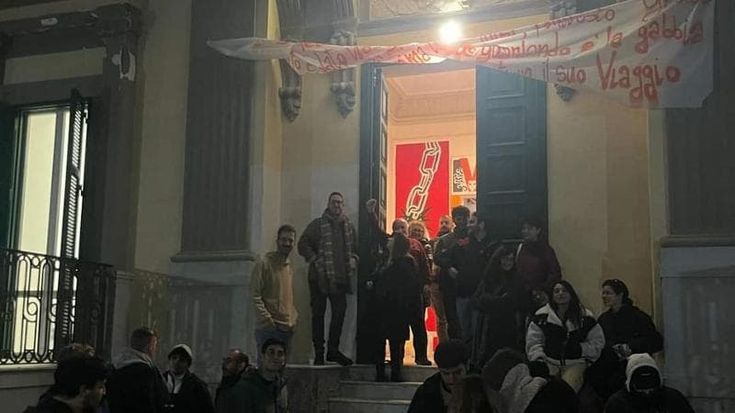 Villa Medusa ispettori Asl nell’ambulatorio popolare: bloccati dal collettivo