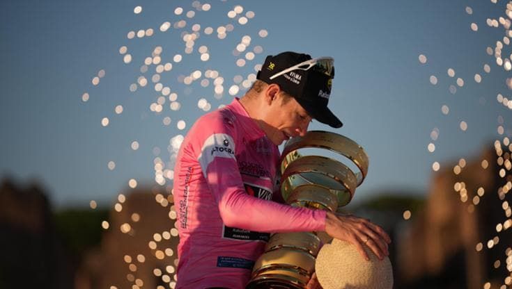 Roma incorona Vingegaard, il Giro è suo. A Milan l’ultimo sprint