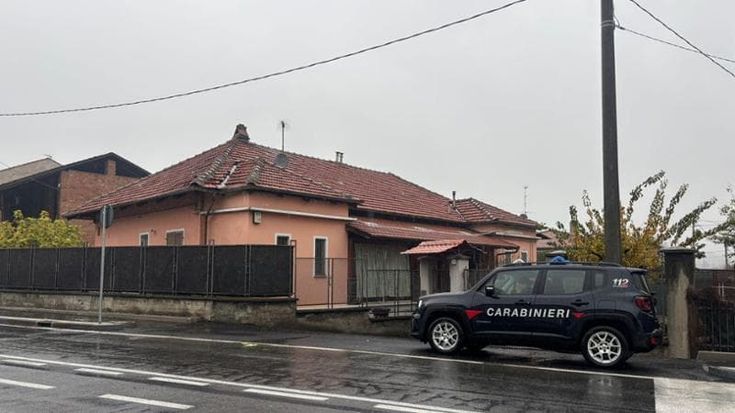 Scopre i ladri in casa, anziana muore di infarto a Nole