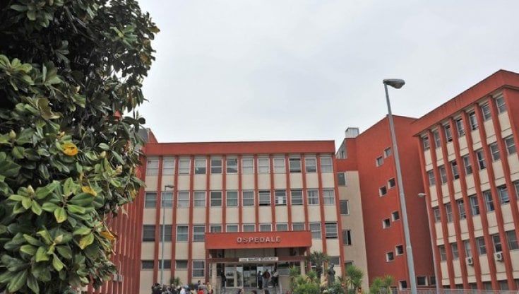 A Scafati l’infermiere che canta per i pazienti in ospedale 