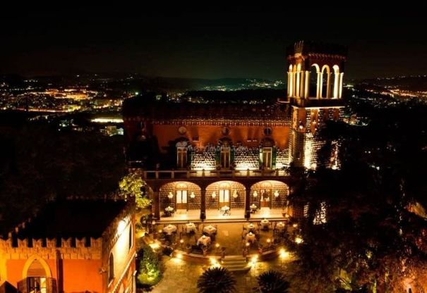 Andar per "rosati": il Castello de Vita si veste di (calici) rosa